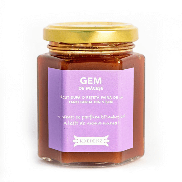Jam label on a pot with short story about the product